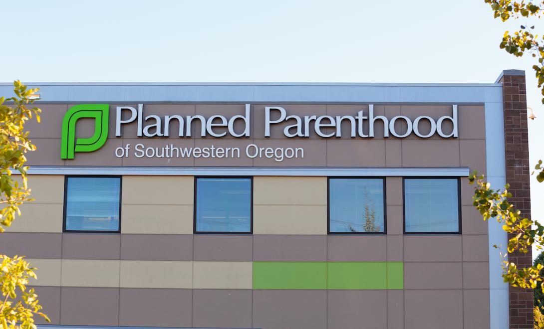 Planned Parenthood Of Southwestern Oregon Workers Get Contract The